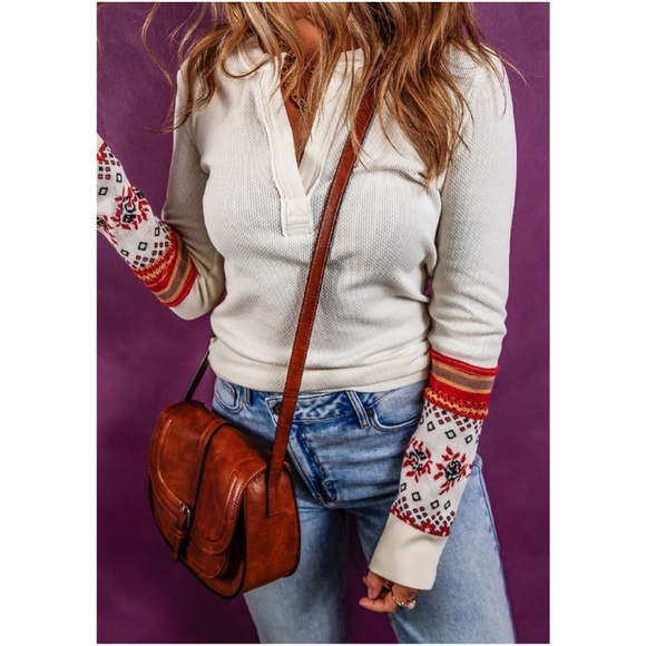 07 Notched Neck Tribal Print Long  Sleeve Top - Picture 4 of 4